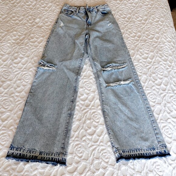 Bershka 90s Wide Leg Jean with Rips in Bleach Blue Wash (Size 38EU/7US) - Picture 2 of 10